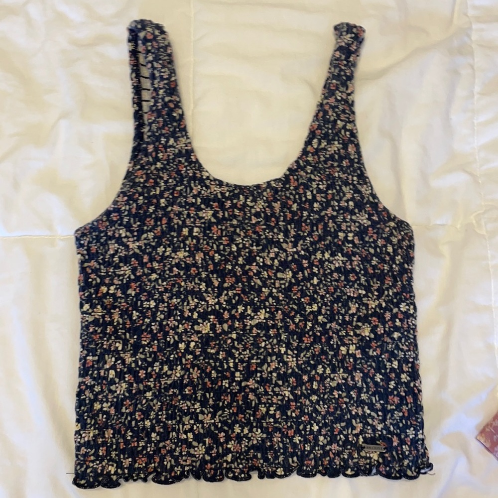 Hollister crop top. Size small. Gently used